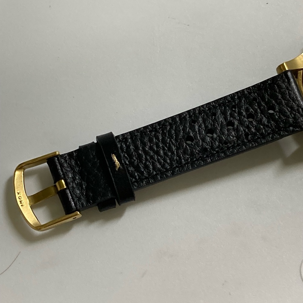 Nixon The 38-20, Refined, gold tones with black dial and strap, new battery - Picture 10 of 11